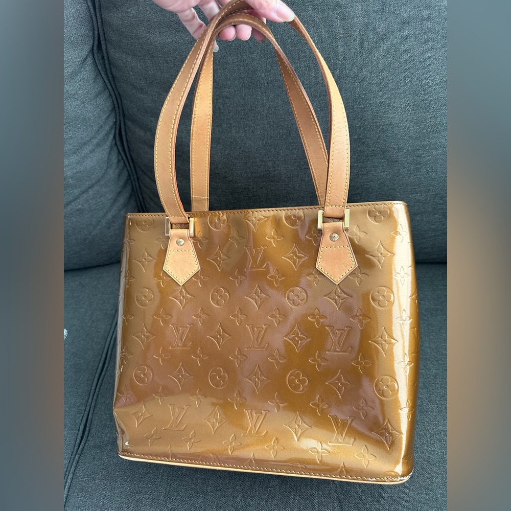 Louis Vuitton Vernis in Brown Leather Bag W/ authenticity certificate